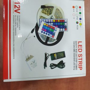 פס סרט תאורת לד צבעוני עם שלט רחוק .